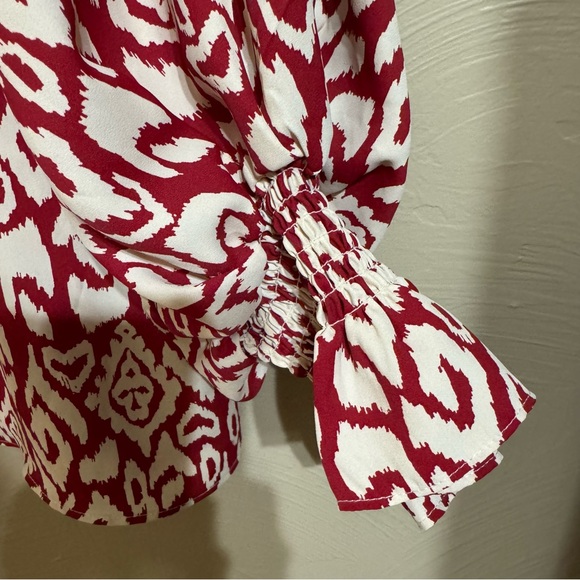 VINCE CAMUTO Red and White Ikat-Print Blouse w/ Smocked Ruffled Sleeves - Picture 3 of 4